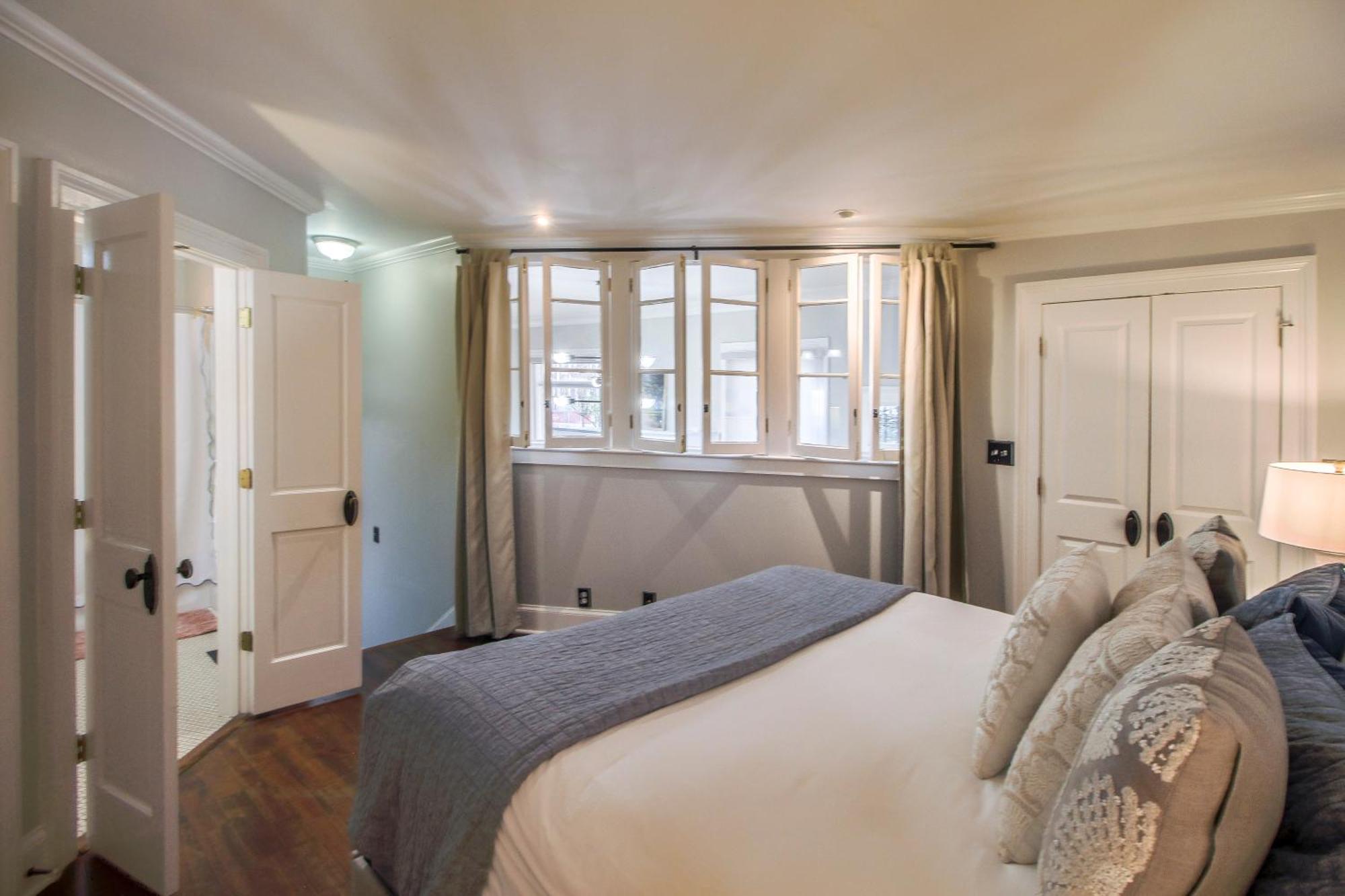 Walk To It All In Downtown, Double King Beds Savannah Exterior foto
