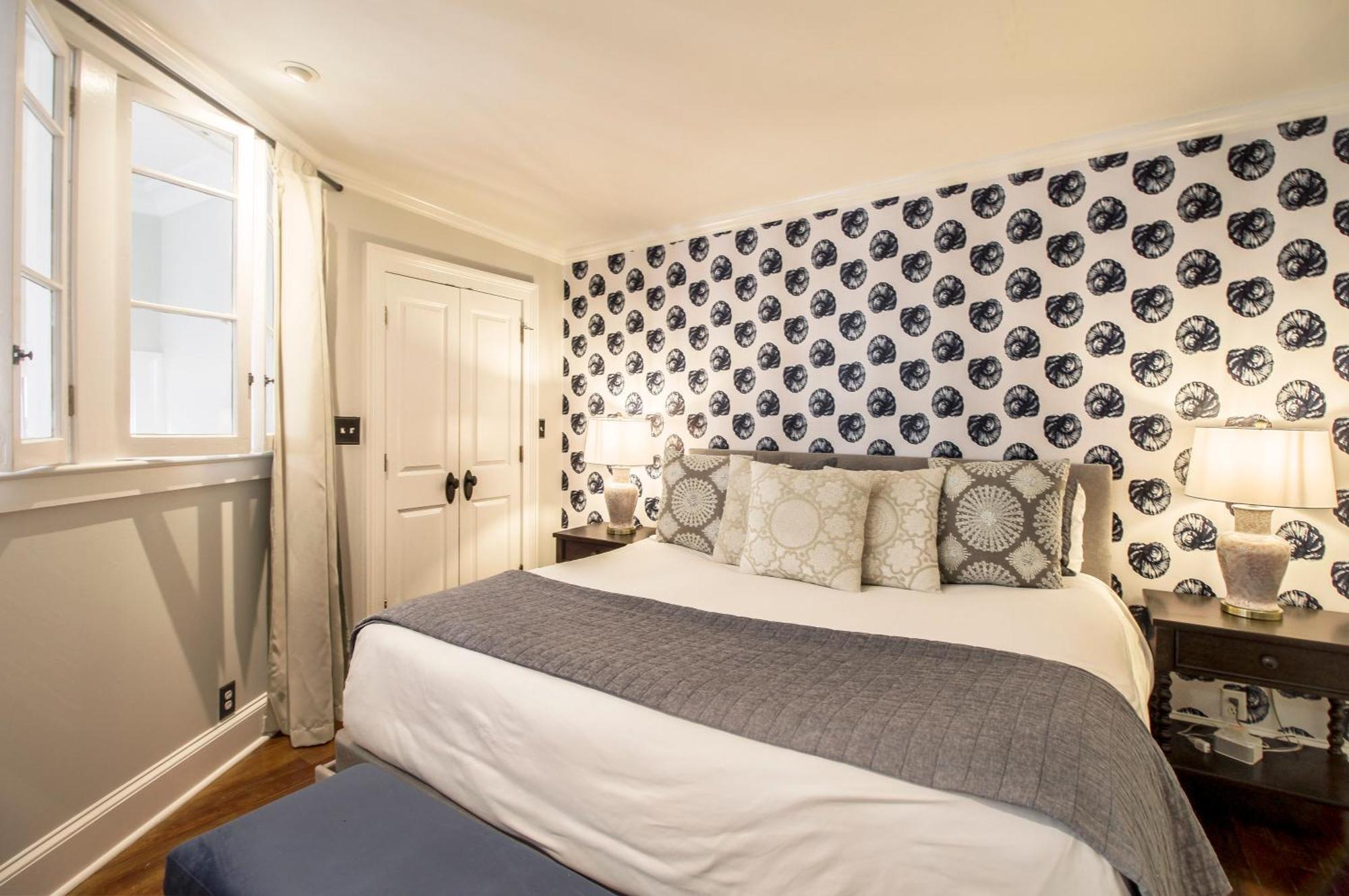 Walk To It All In Downtown, Double King Beds Savannah Exterior foto